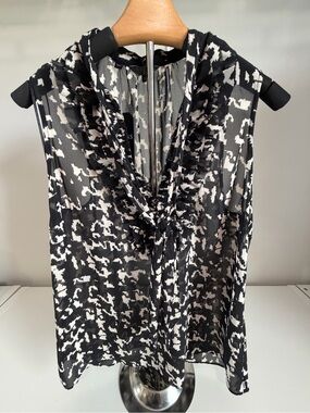 Guess Black & White Printed Sleeveless Camisole